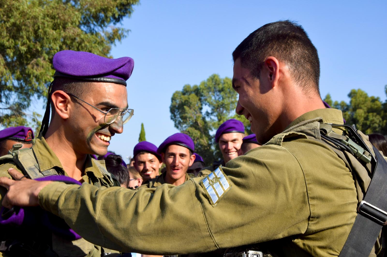 תמונה עם החיילים